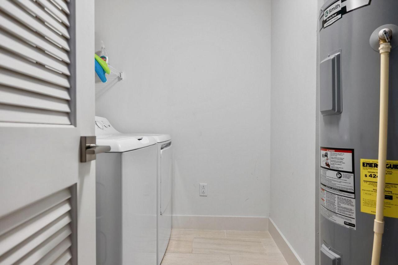 Luxury Calypso Tower 3! Free Beach Chair Service For 4! By Dolce Vita Getaways Pcb Panama City Beach Exterior photo
